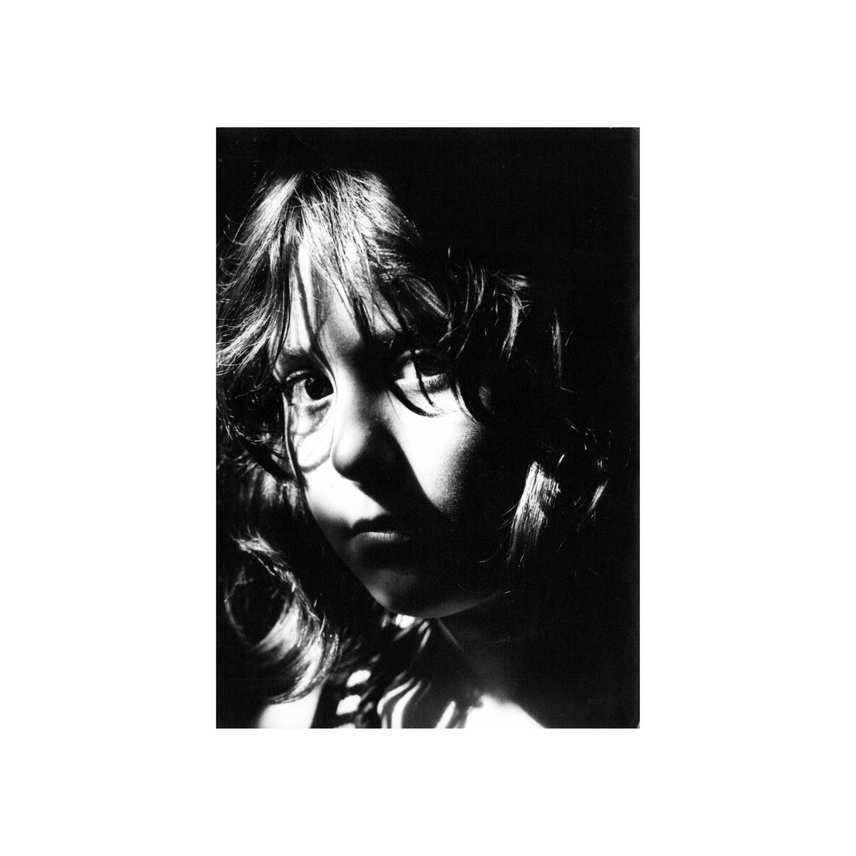 Ritratto di bambina , di Maurizio Tomassini