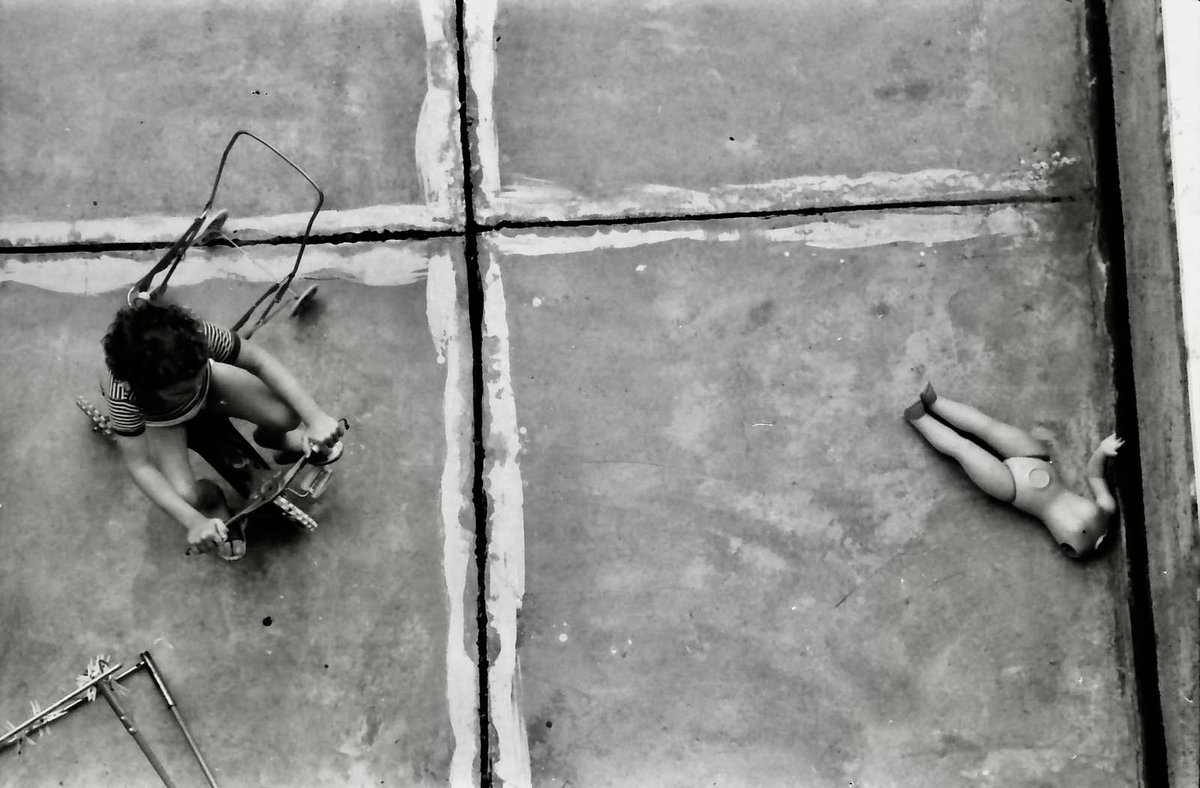Bambola rotta 1965, di Maurizio Tomassini